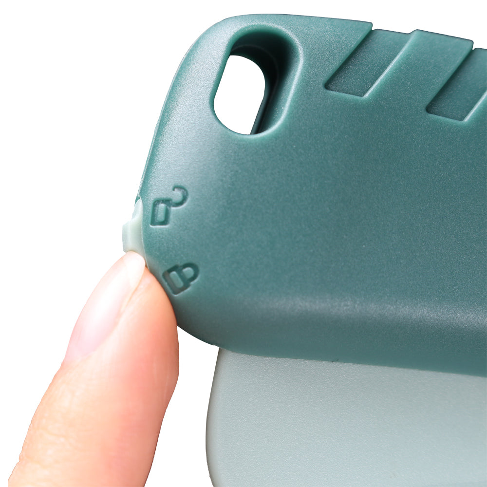 Self-Retracting Squeeze Knife