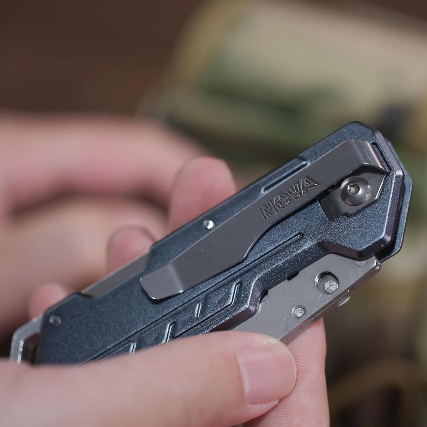 Folding Knife with extra 10 pcs utility blades